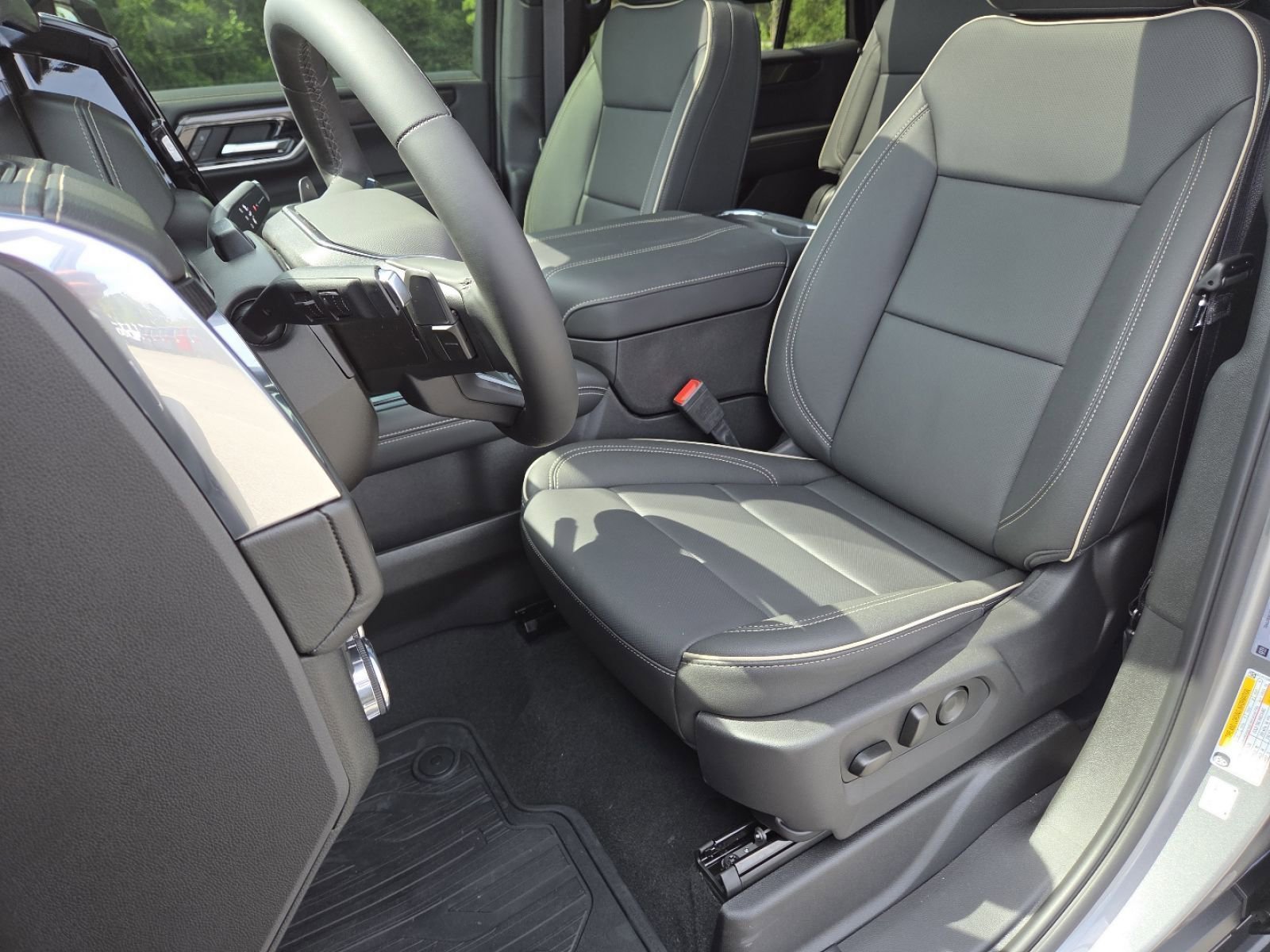 New 2026 GMC Yukon Elevation w/ Elevation Premium Package AWD/4WD image 30