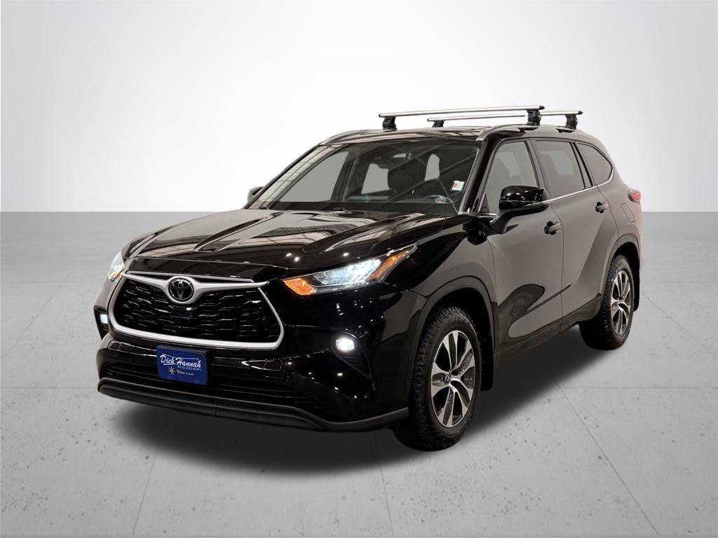 Used 2020 Toyota Highlander XLE image 2