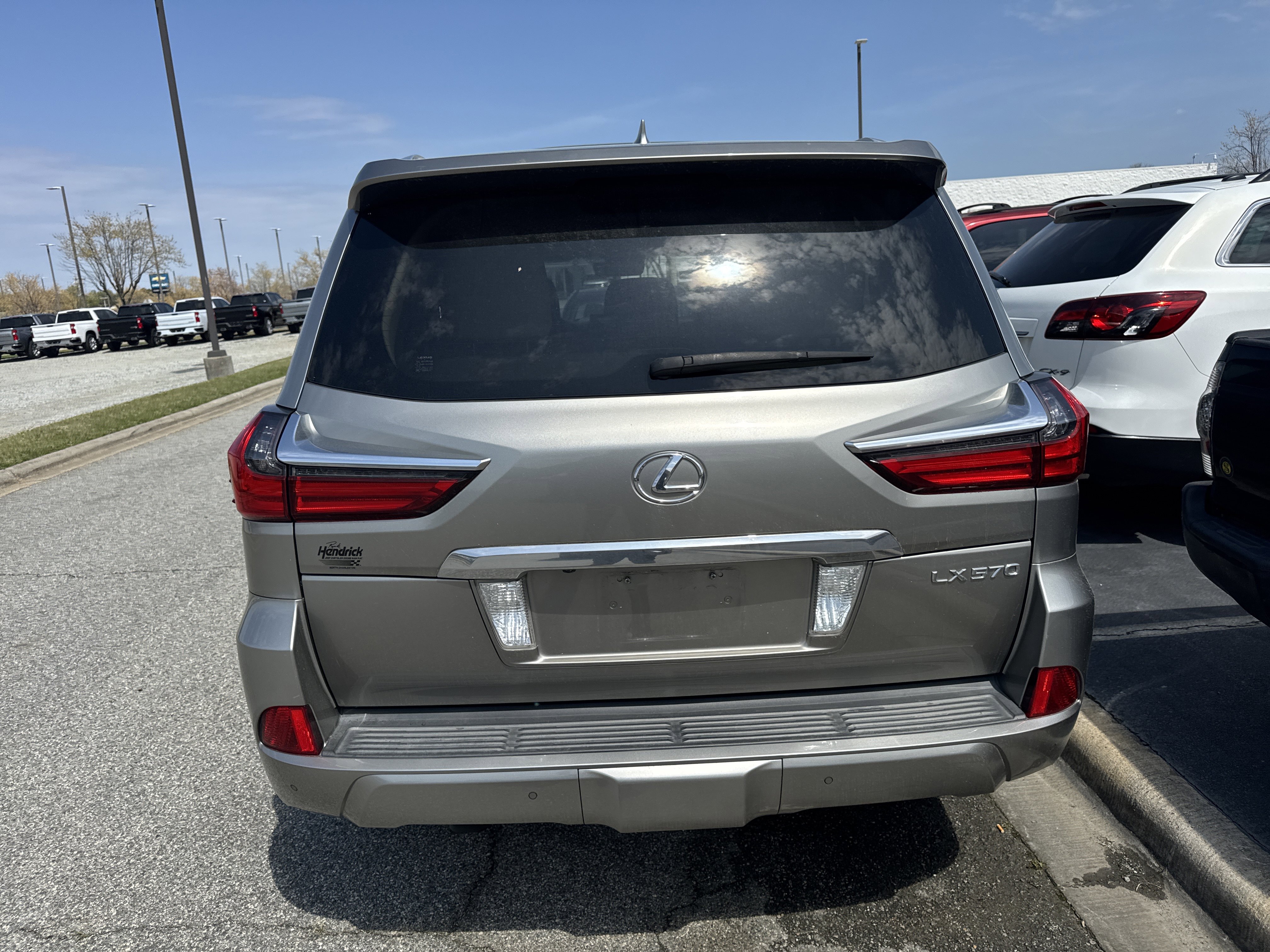 Used 2016 Lexus LX 570 4WD w/ Luxury Package image 9