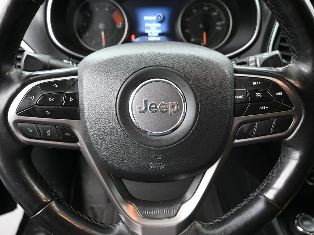 Used 2019 Jeep Cherokee Limited image 16