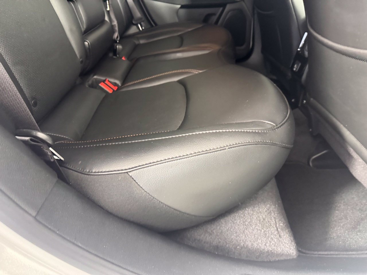 Used 2023 Jeep Compass Latitude w/ Sun and Sound Group AWD/4WD image 33