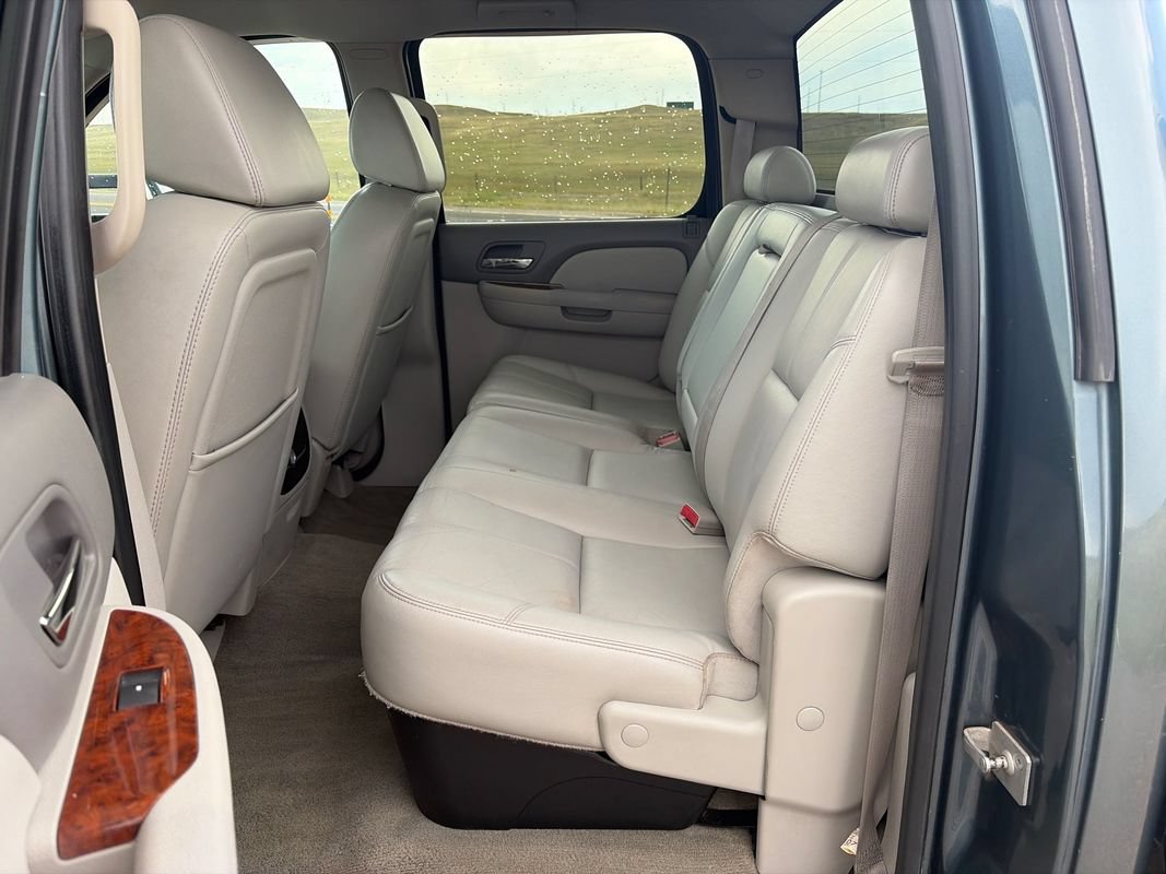Used 2008 Chevrolet Silverado 2500 LTZ w/ Suspension Package, Off-Road AWD/4WD image 17