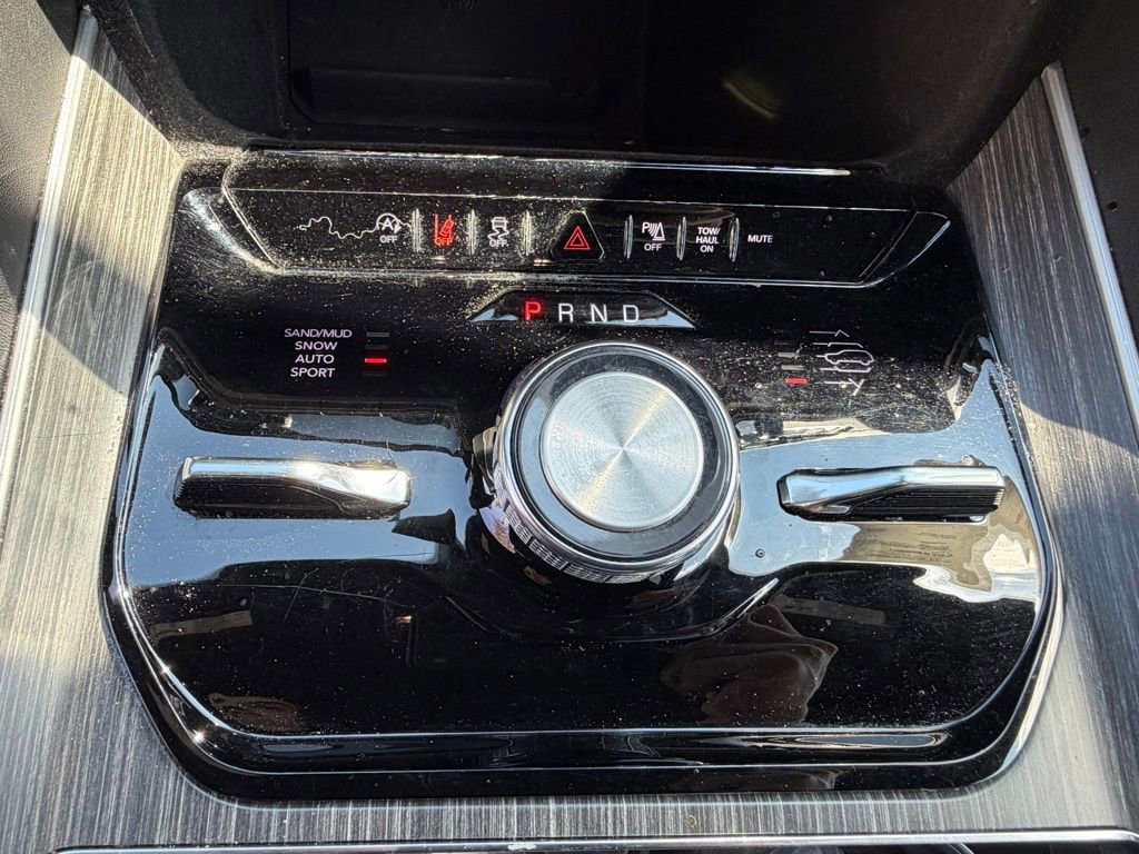 Certified 2024 Jeep Wagoneer Series III image 28