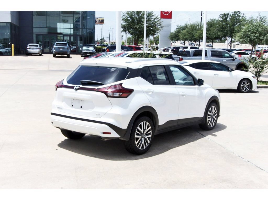 Used 2022 Nissan Kicks SV FWD image 5