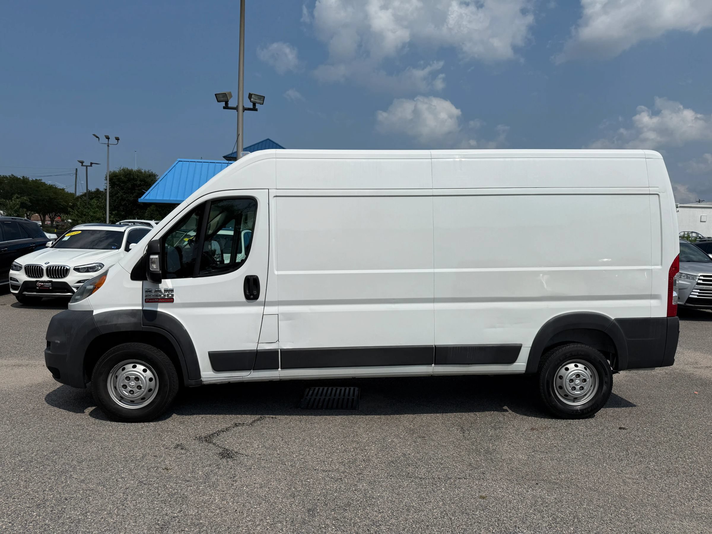Used 2017 RAM ProMaster 2500 FWD image 3