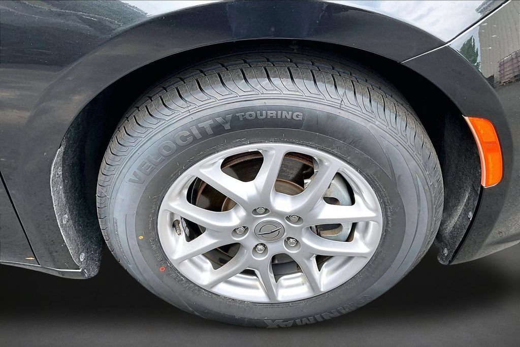 Used 2023 Chrysler Pacifica Touring-L FWD image 32