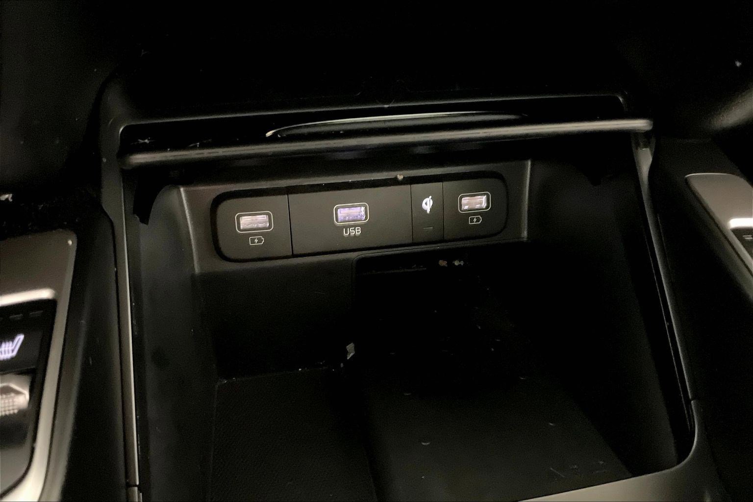 Certified 2023 Kia Sorento S w/ Panoramic Sunroof Package image 16