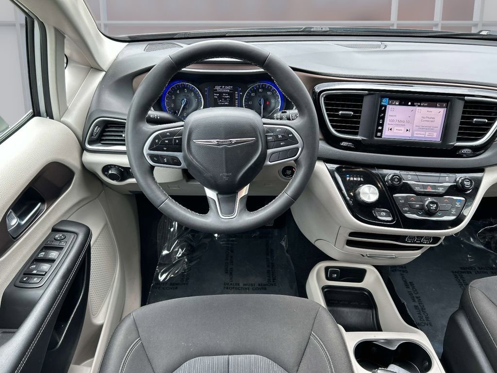 Used 2023 Chrysler Voyager LX FWD image 9