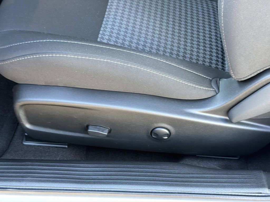 Used 2023 Dodge Challenger R/T w/ Blacktop Package image 19