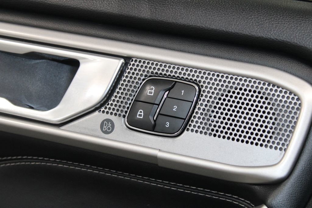 Used 2021 Ford Explorer Limited w/ Equipment Group 301A image 41