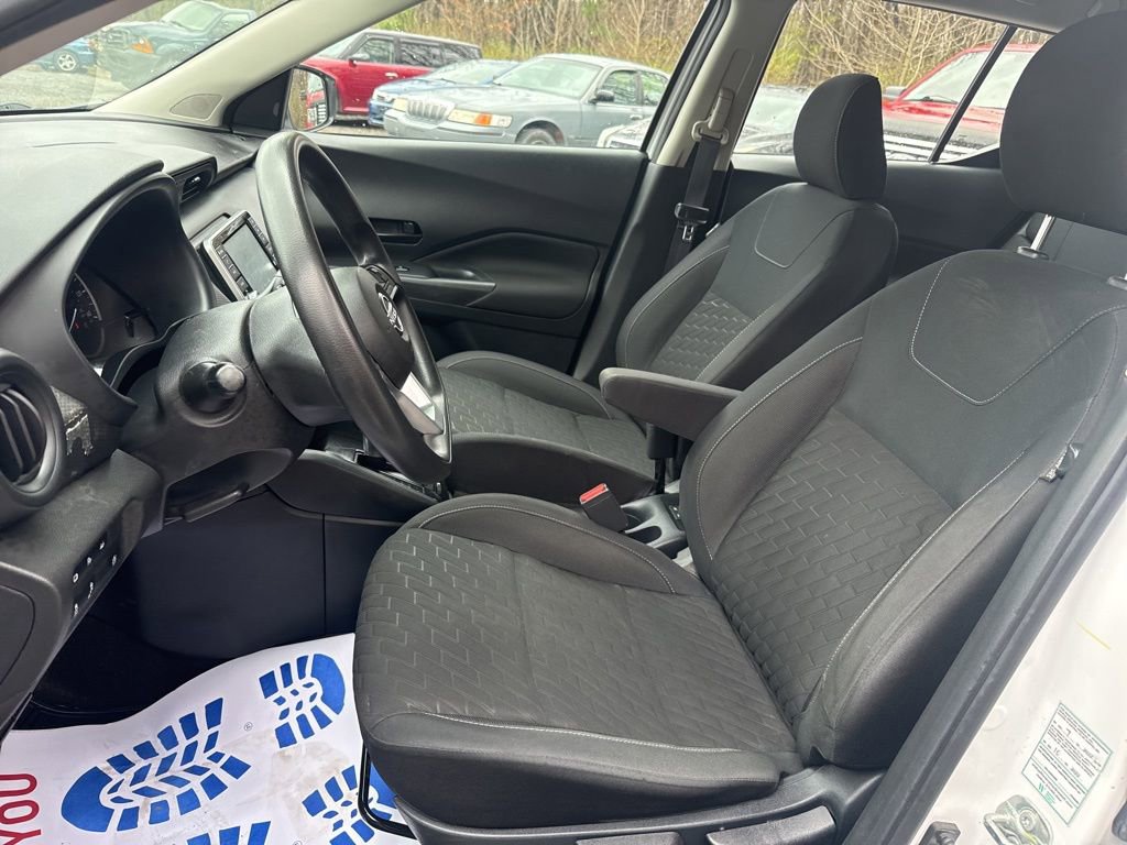 Used 2022 Nissan Kicks S image 14