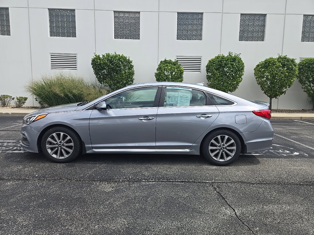 Used 2017 Hyundai Sonata Limited w/ Cargo Package FWD image 5