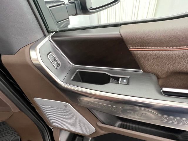 Used 2024 Ford F350 King Ranch w/ Chrome Package image 27
