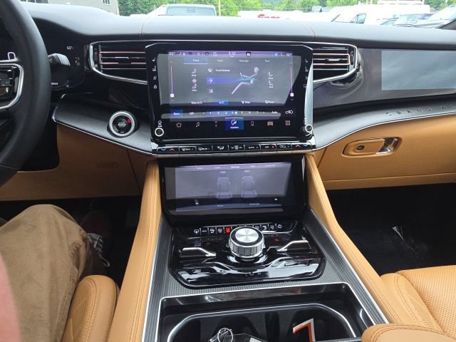 Certified 2025 Jeep Grand Wagoneer L Series III w/ Rear Seat Video Group 1 AWD/4WD image 25