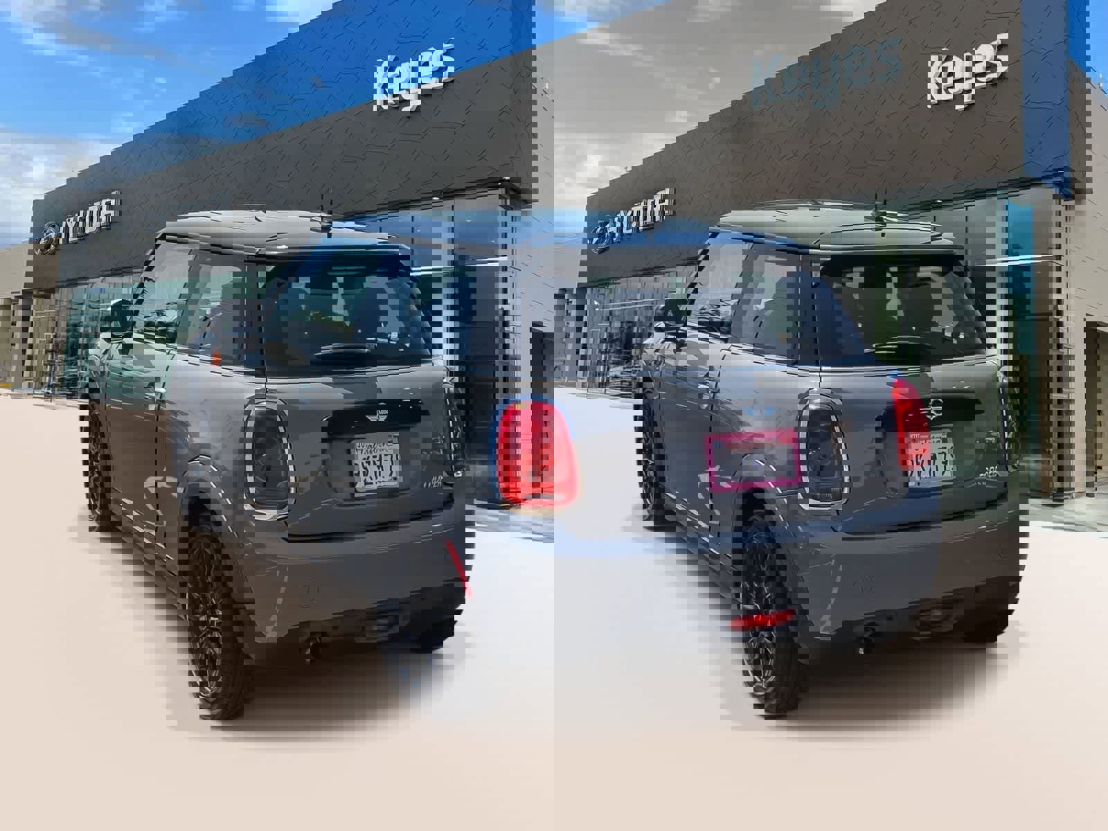 Used 2017 MINI Cooper 2-Door Hardtop image 7