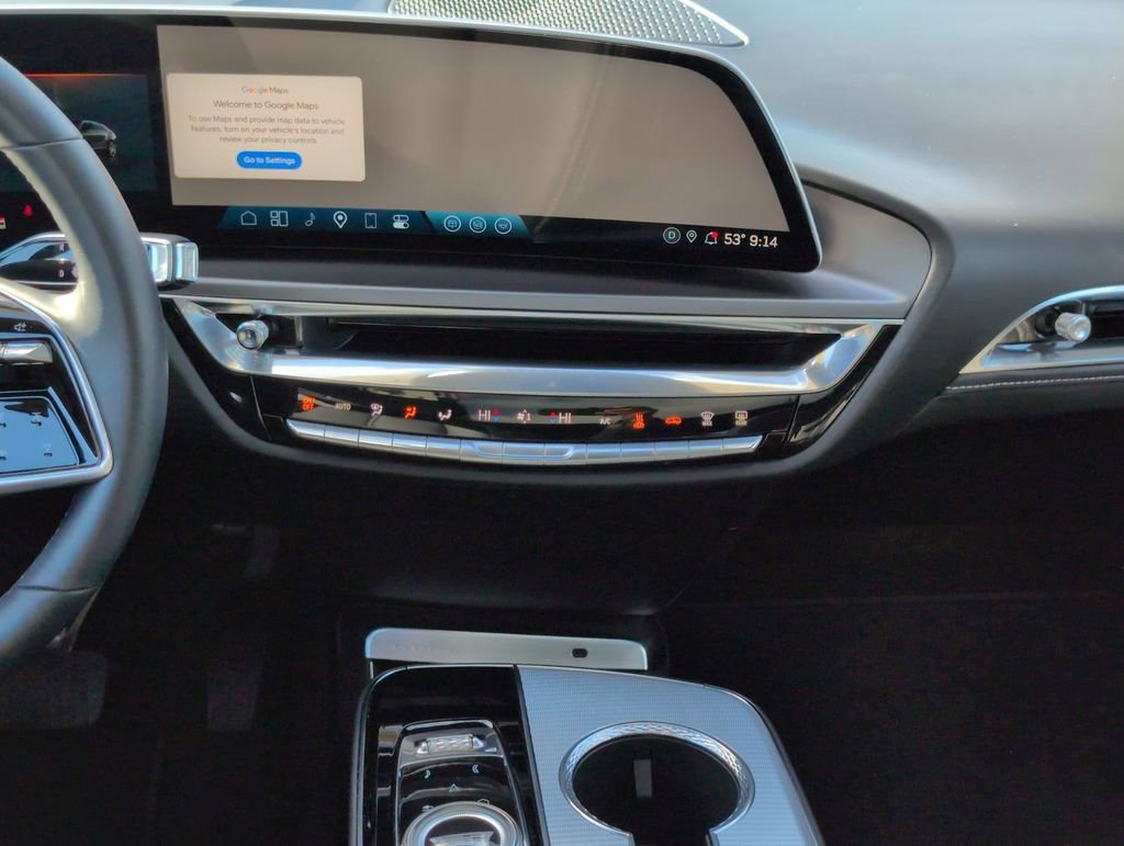 Certified 2024 Cadillac Lyriq Tech w/ Driver Assist Package image 28