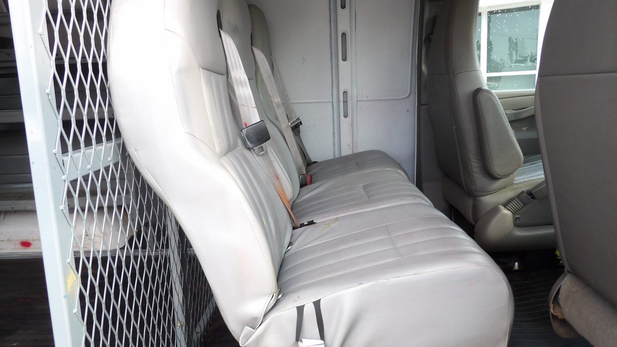 Used 2017 Chevrolet Express 2500 RWD image 24