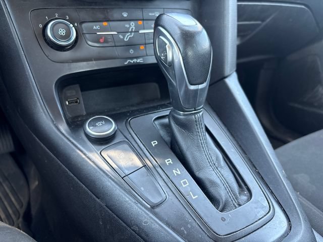Used 2016 Ford Focus SE w/ SE Cold Weather Package FWD image 23