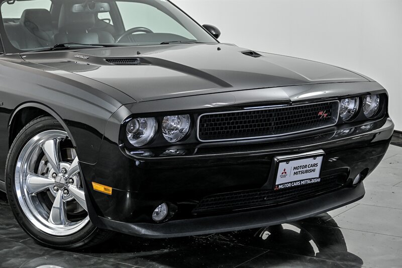 Used 2013 Dodge Challenger R/T RWD image 2