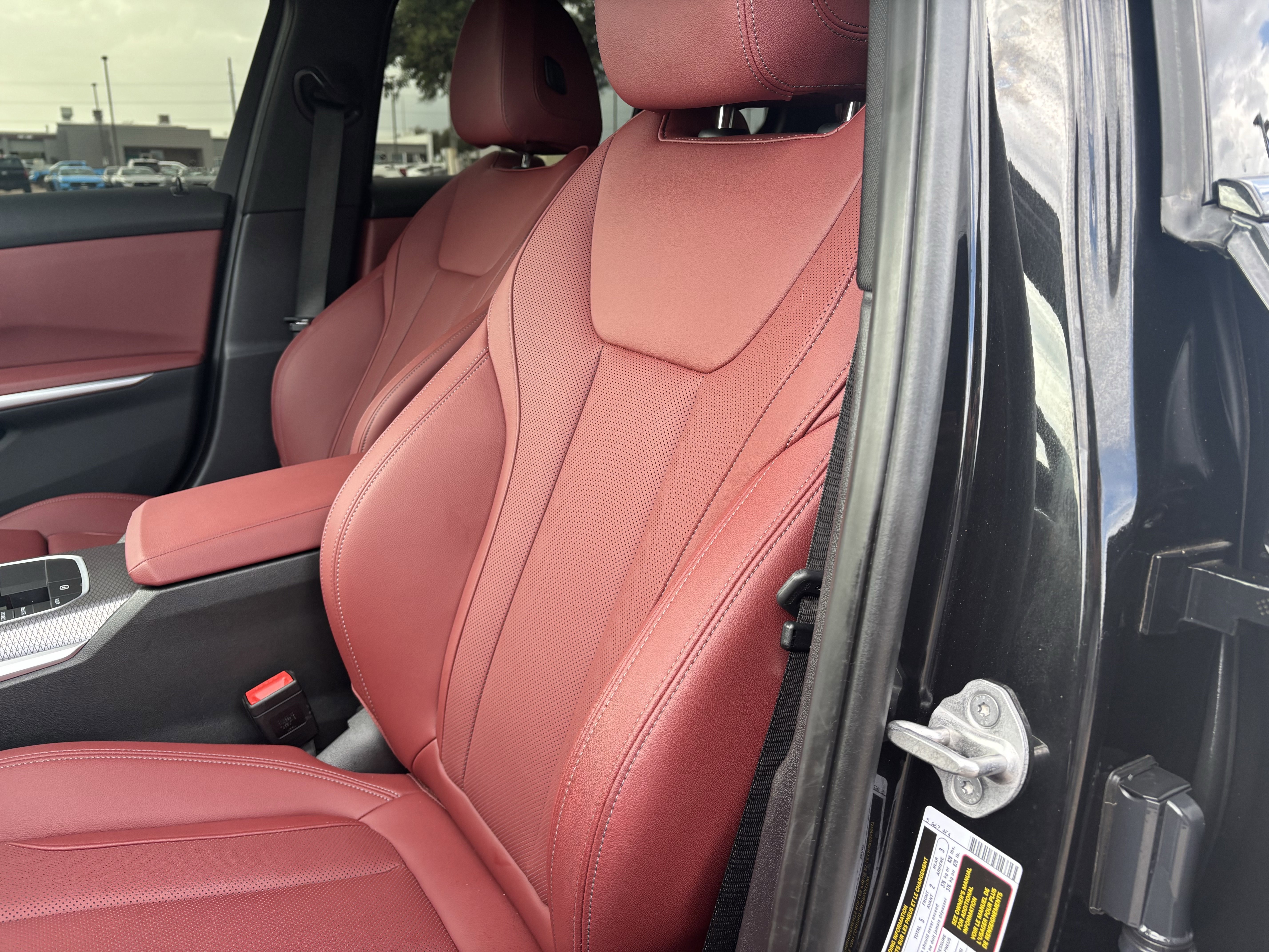 Used 2024 BMW 330i Sedan w/ M Sport Package image 16