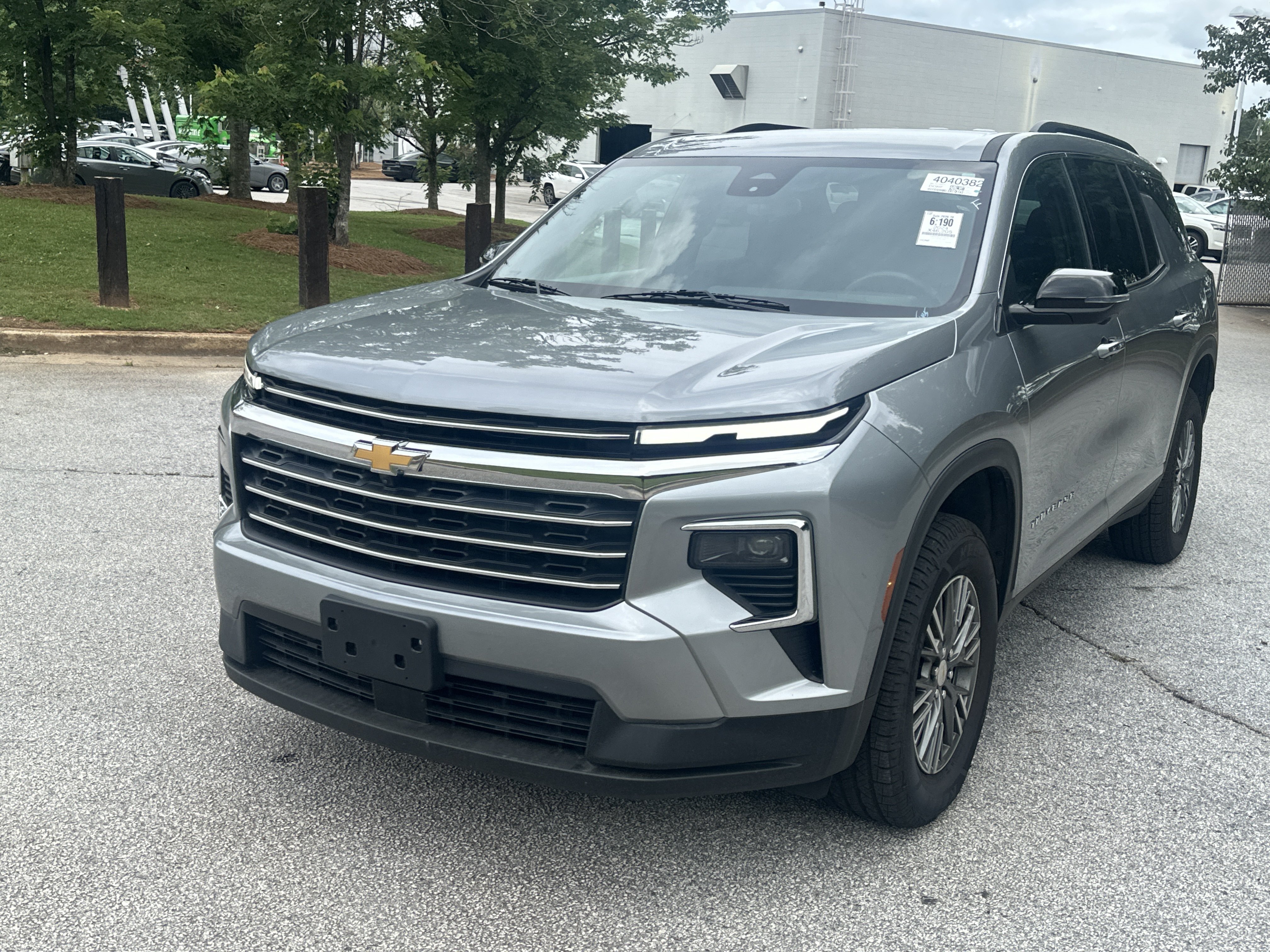 Used 2024 Chevrolet Traverse LT