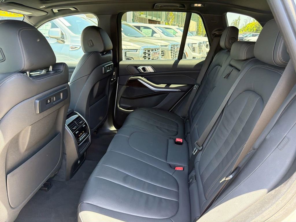 Used 2020 BMW X5 sDrive40i w/ M Sport Package RWD image 25