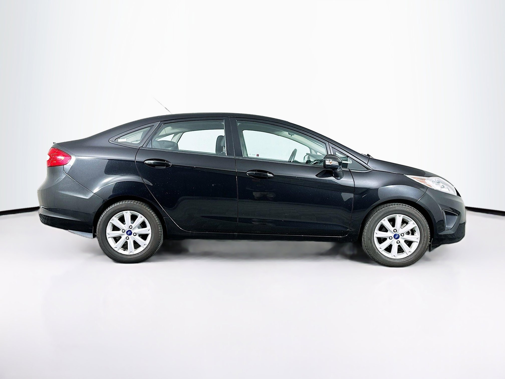 Used 2013 Ford Fiesta SE image 10