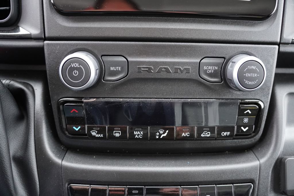 Used 2025 RAM ProMaster 2500 w/ Convenience Group image 21