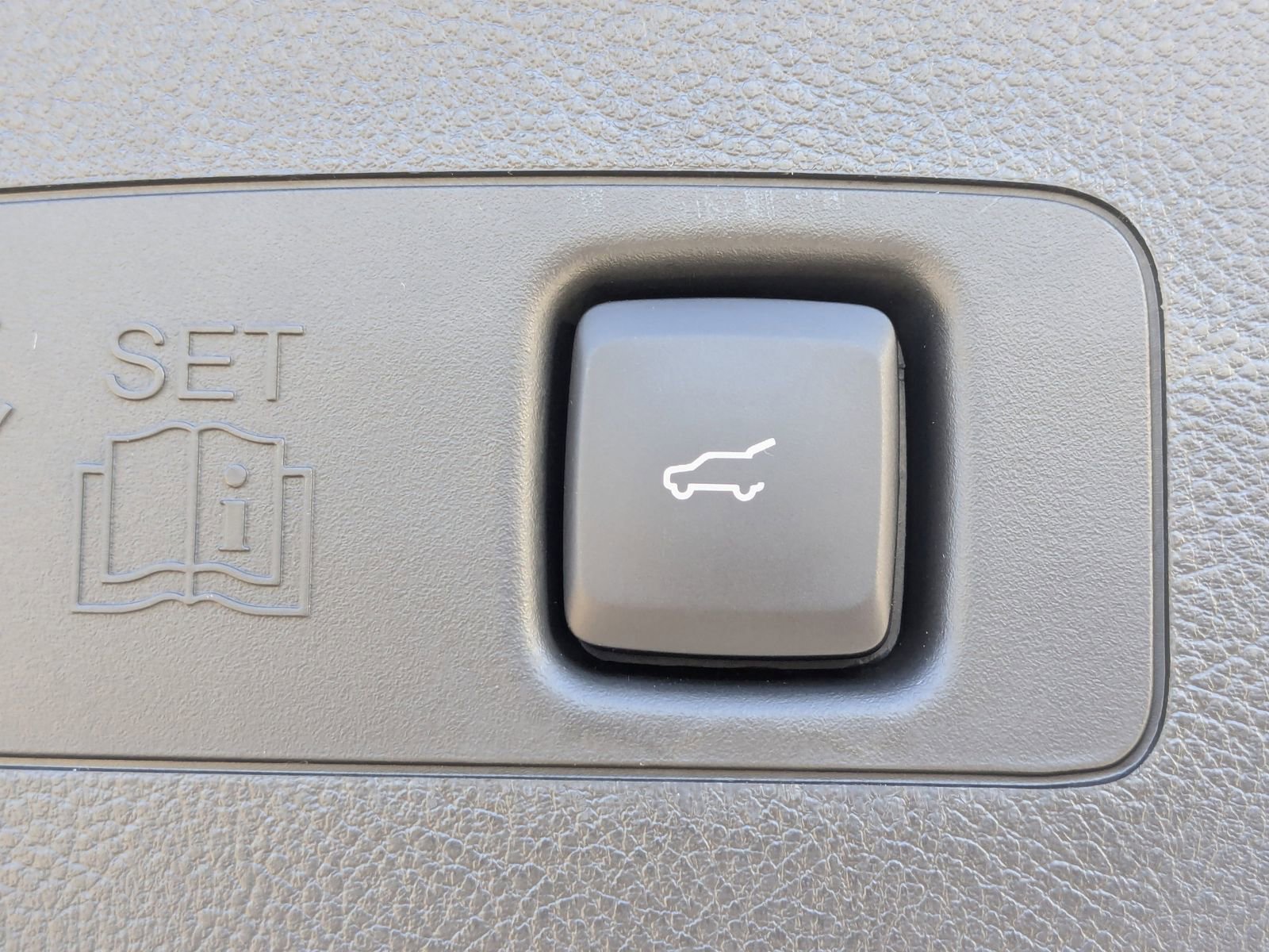 New 2026 Lincoln Corsair Premiere image 16