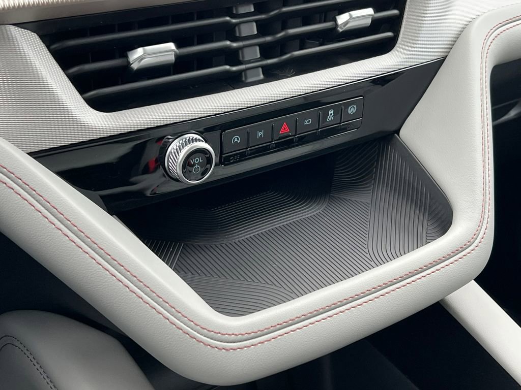 Used 2026 Ford Explorer Active w/ Active Comfort Package image 24