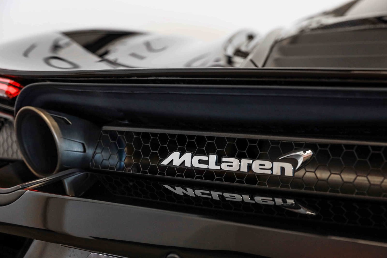Used 2019 McLaren 720S RWD image 32