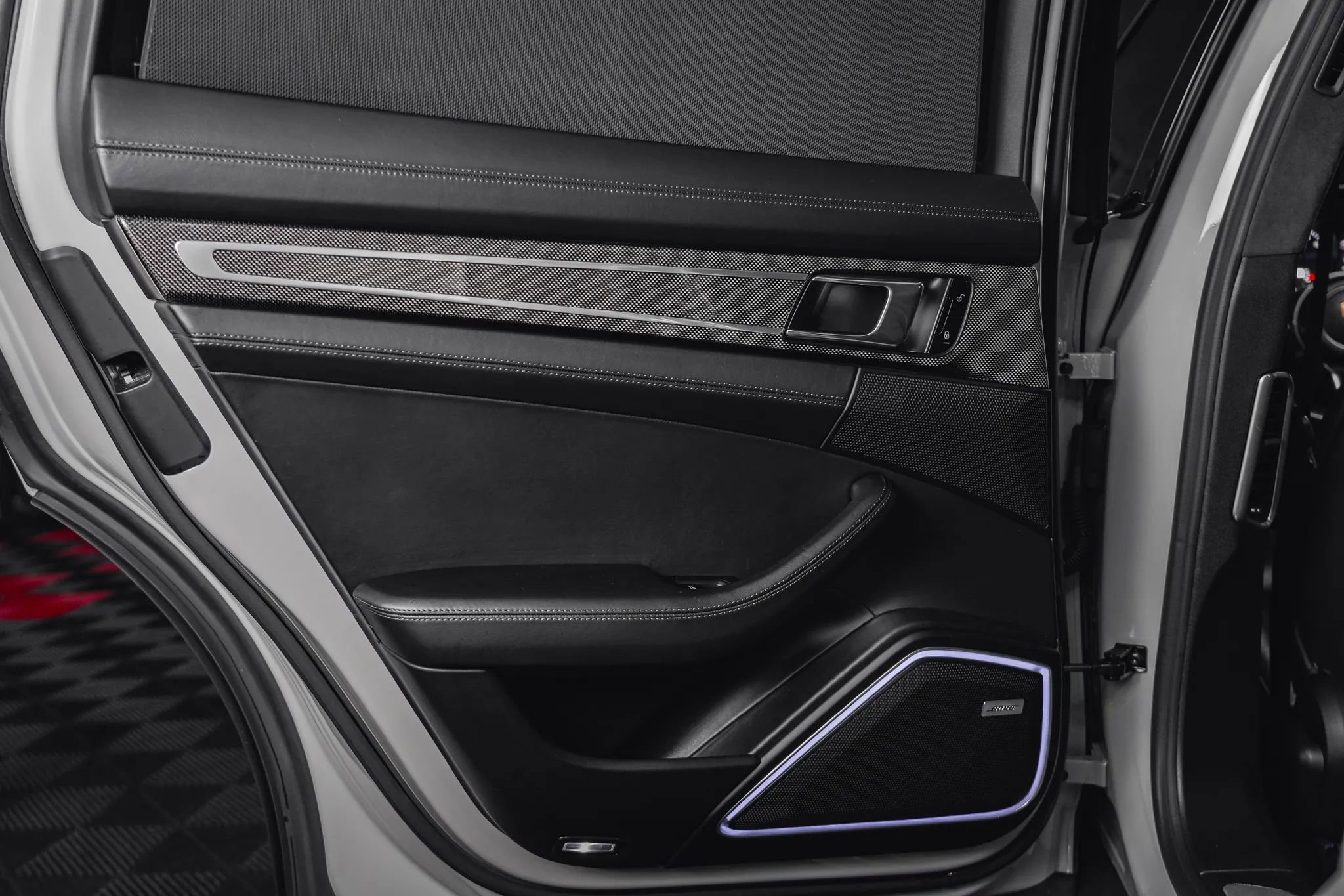 Used 2017 Porsche Panamera Turbo image 44