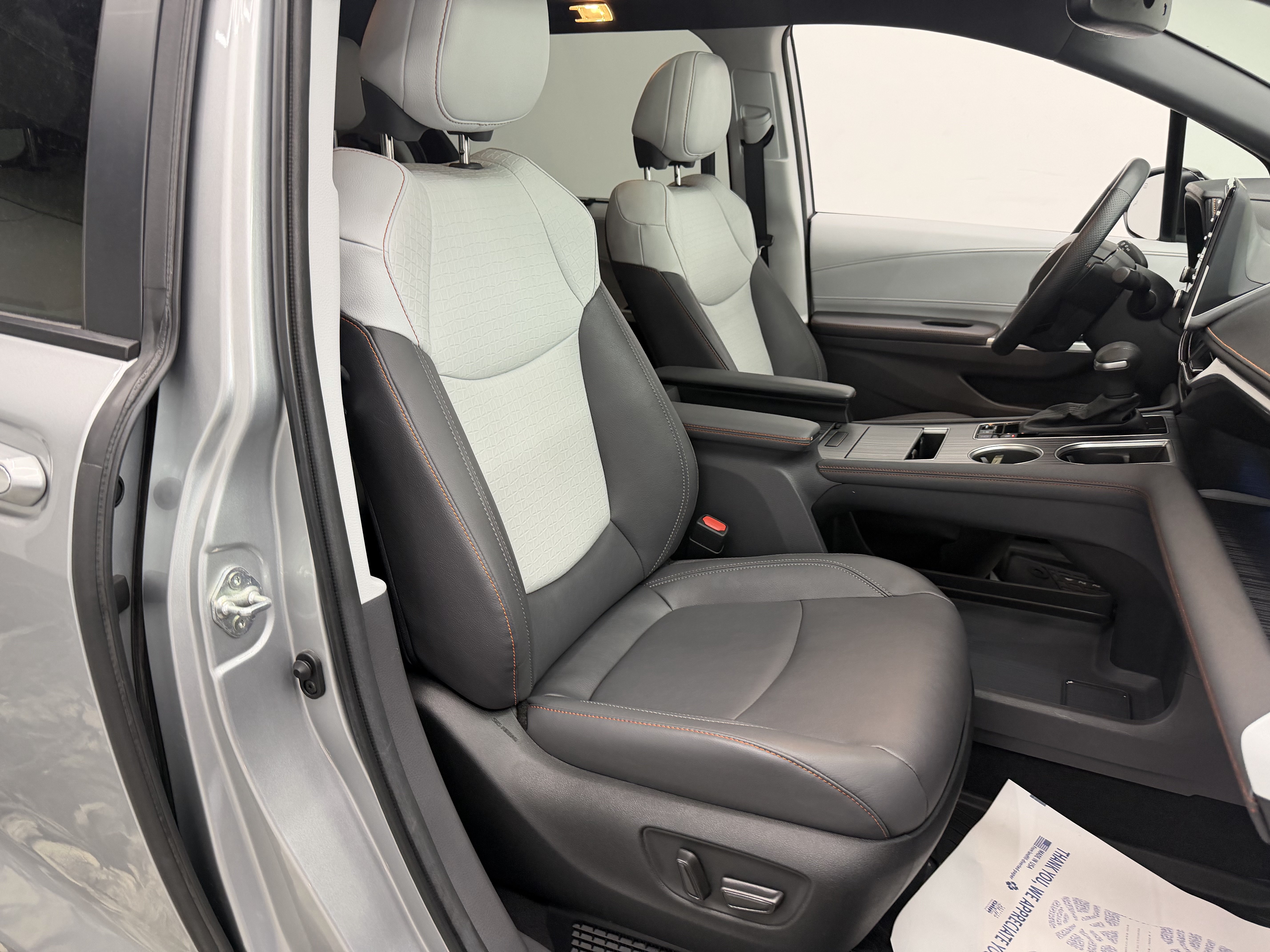Used 2023 Toyota Sienna XSE AWD/4WD image 24