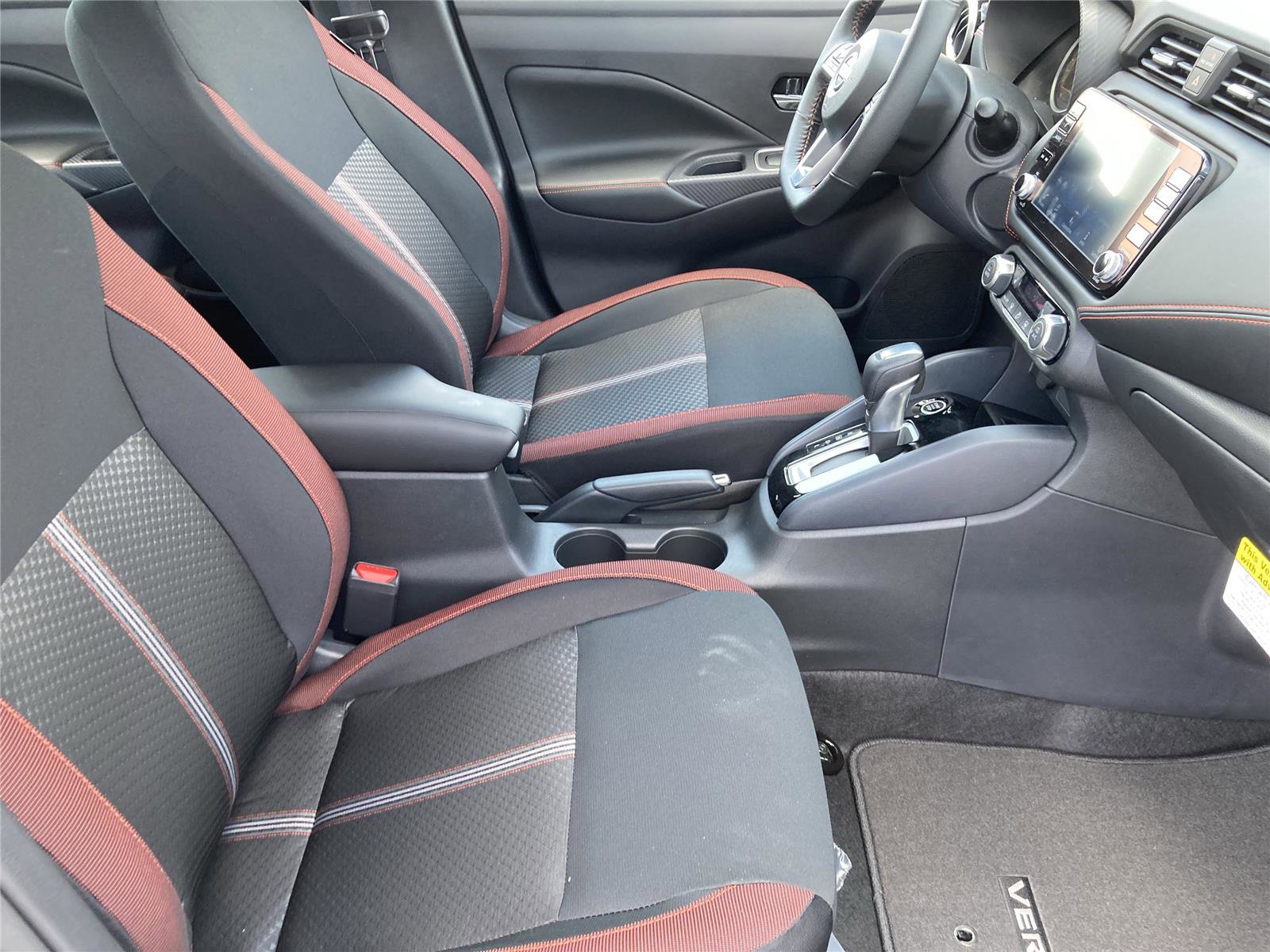 New 2025 Nissan Versa SR w/ Trunk Package image 34