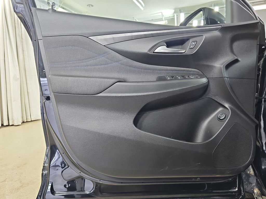 Certified 2025 Buick Envista Sport Touring w/ Experience Buick Package FWD image 31