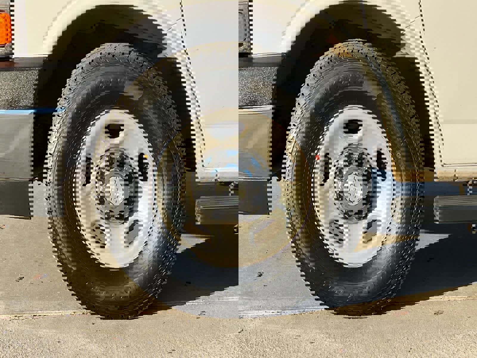 Used 2017 Chevrolet Express 3500 LT w/ LT Preferred Equipment Group image 27