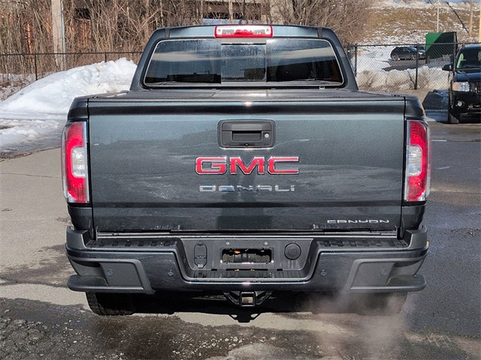 Used 2021 GMC Canyon Denali image 4