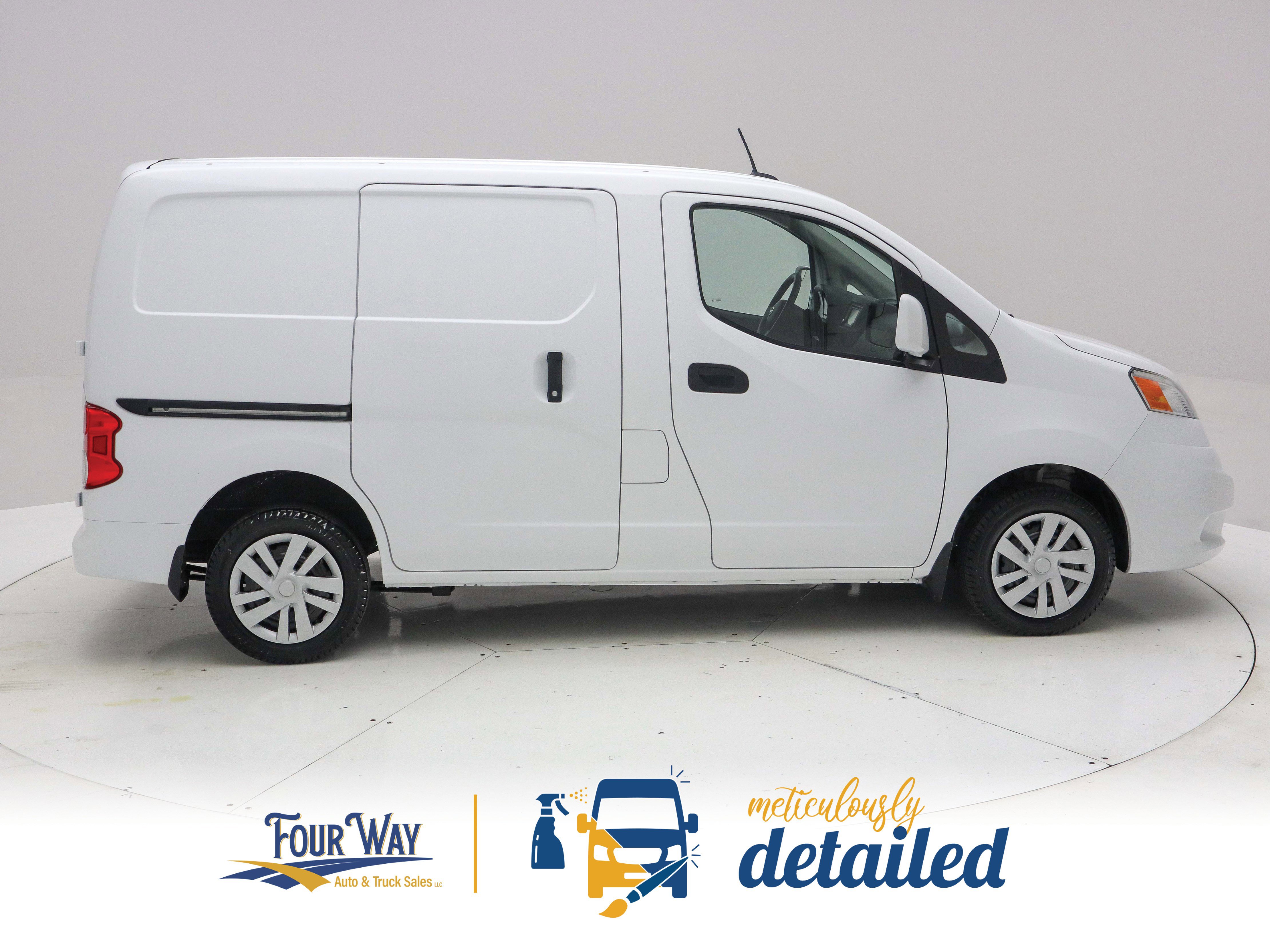 Used 2017 Nissan NV200 SV w/ Technology Package FWD image 2