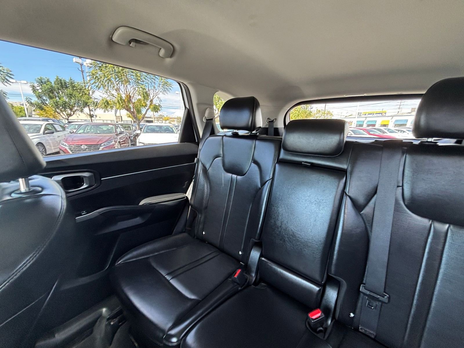 Used 2024 Kia Sorento S image 42