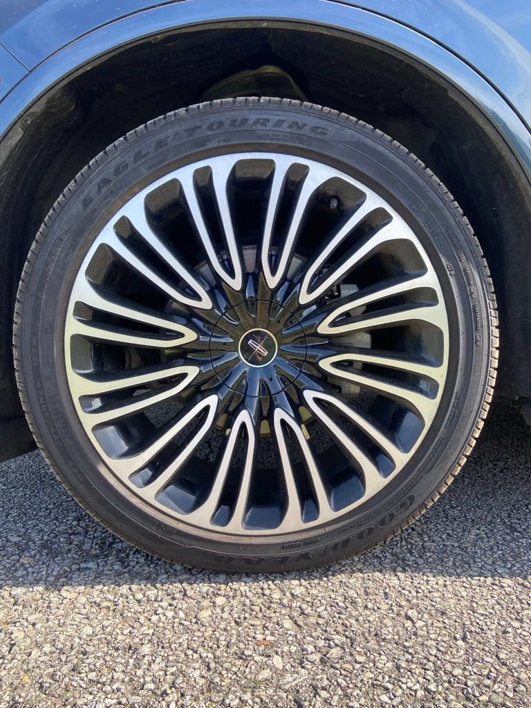 Used 2022 Lincoln Aviator Black Label AWD/4WD image 9