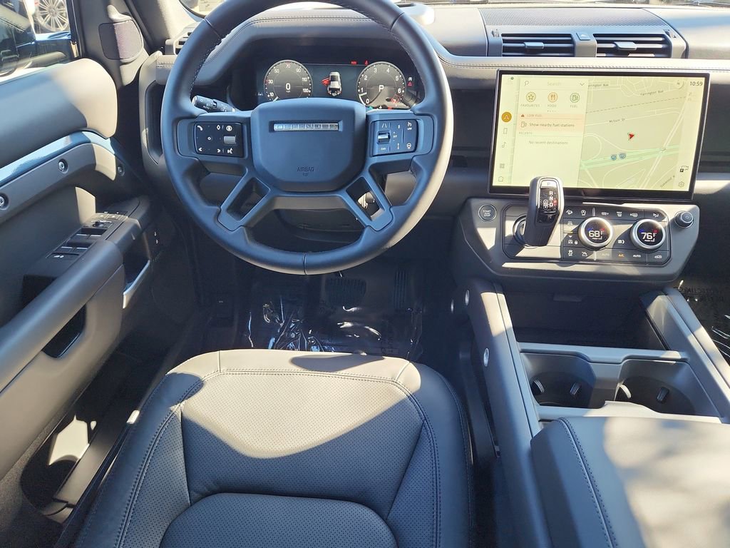 Used 2026 Land Rover Defender 110 X-Dynamic SE AWD/4WD image 4