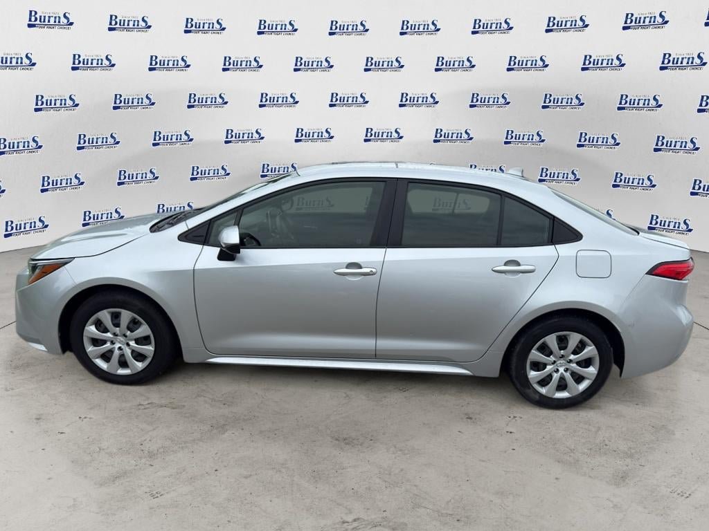 Used 2020 Toyota Corolla LE FWD image 4