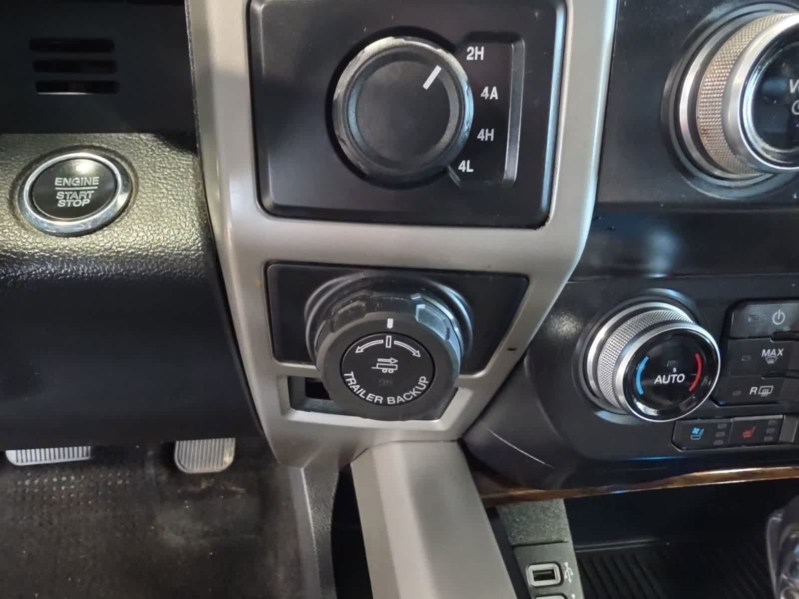 Used 2019 Ford F150 Lariat w/ Equipment Group 502A Luxury AWD/4WD image 31