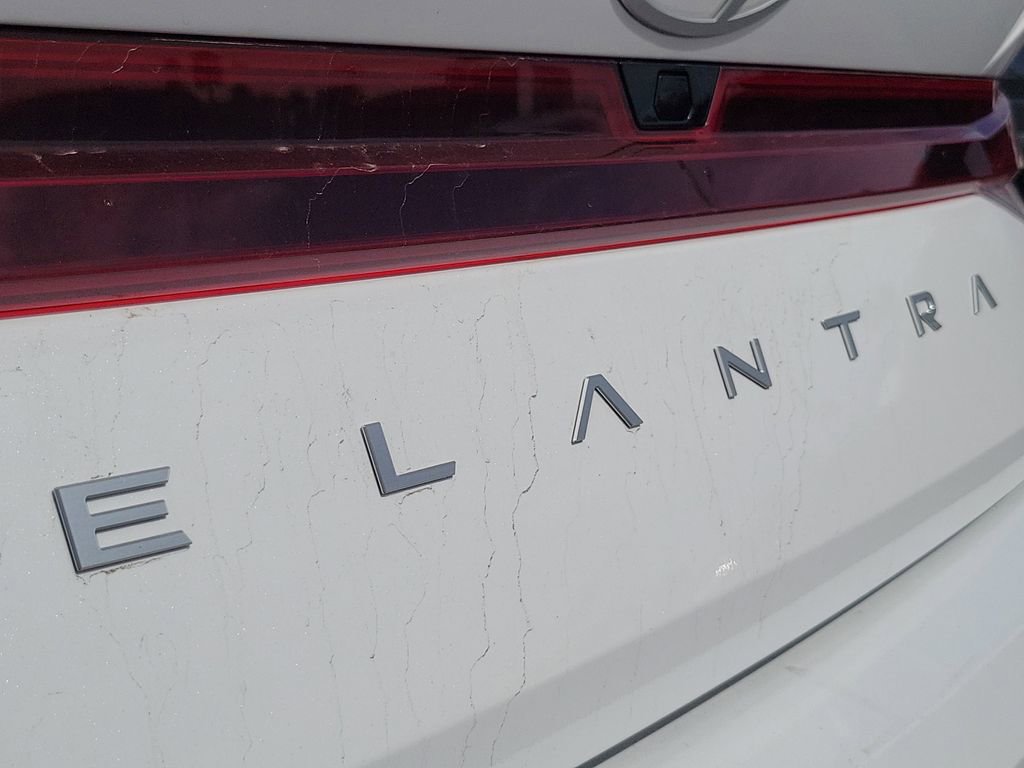 Used 2025 Hyundai Elantra Sport image 23