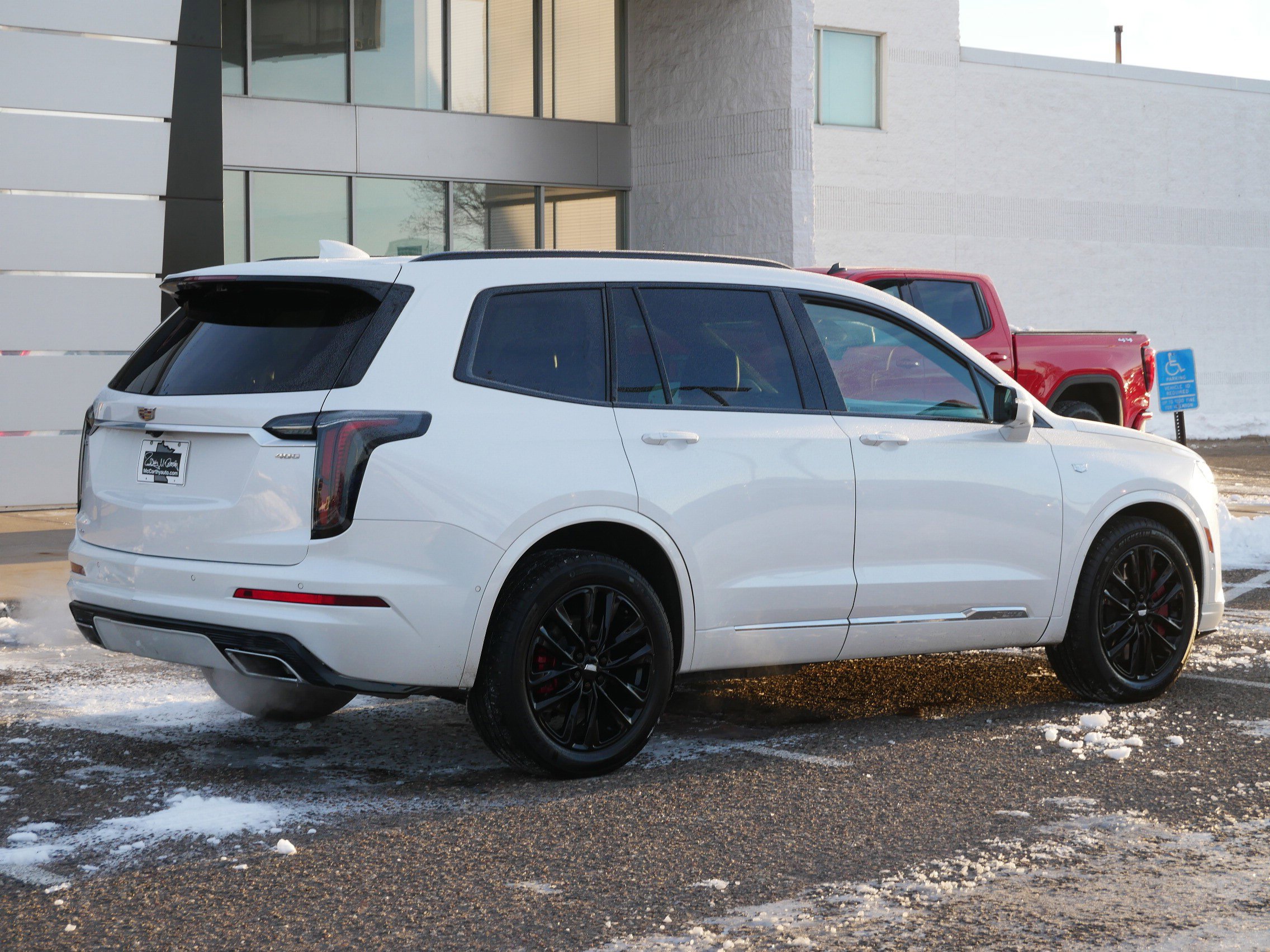 Used 2023 Cadillac XT6 Sport w/ Platinum Package AWD/4WD image 3