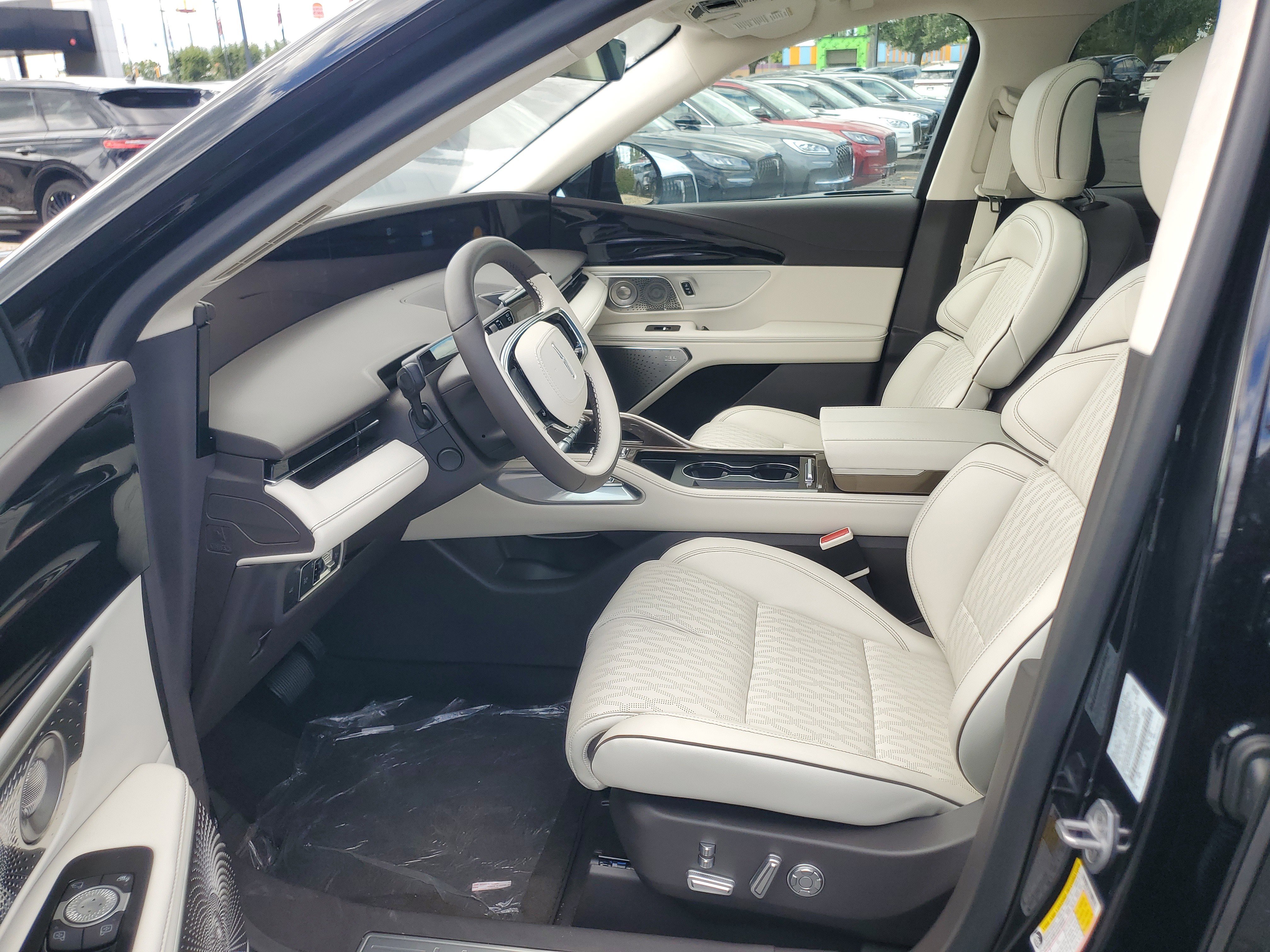 New 2025 Lincoln Nautilus Black Label image 11