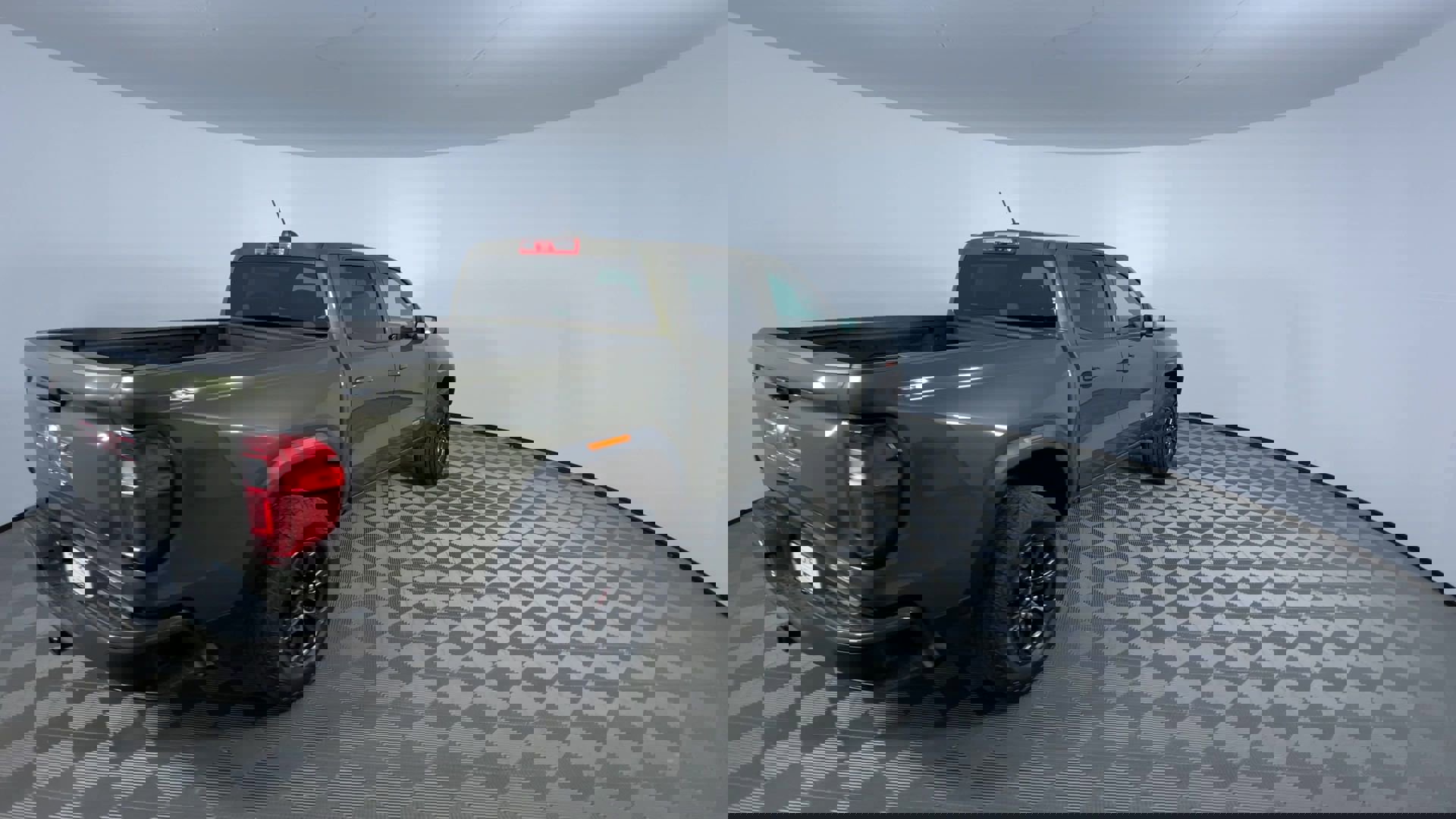 Used 2024 GMC Canyon Elevation image 8