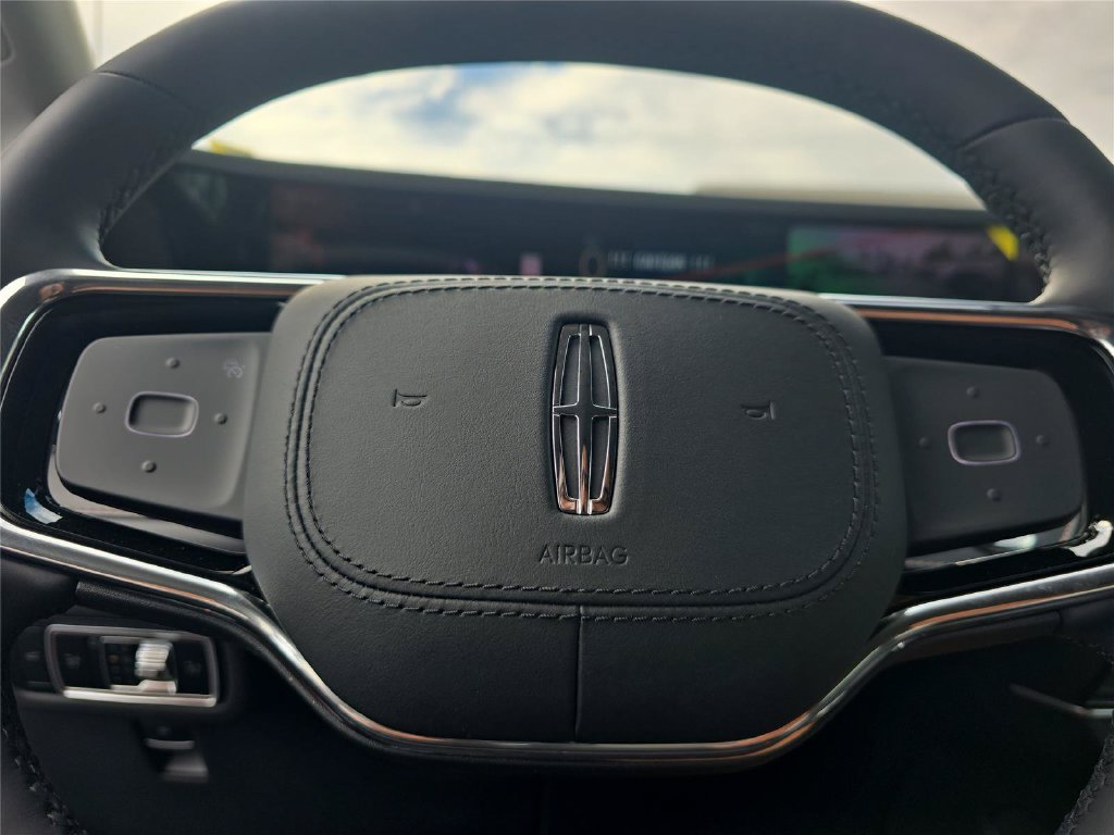 New 2026 Lincoln Nautilus Premier AWD/4WD image 21