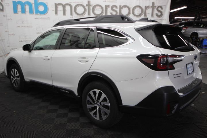 Used 2022 Subaru Outback Limited AWD/4WD image 3