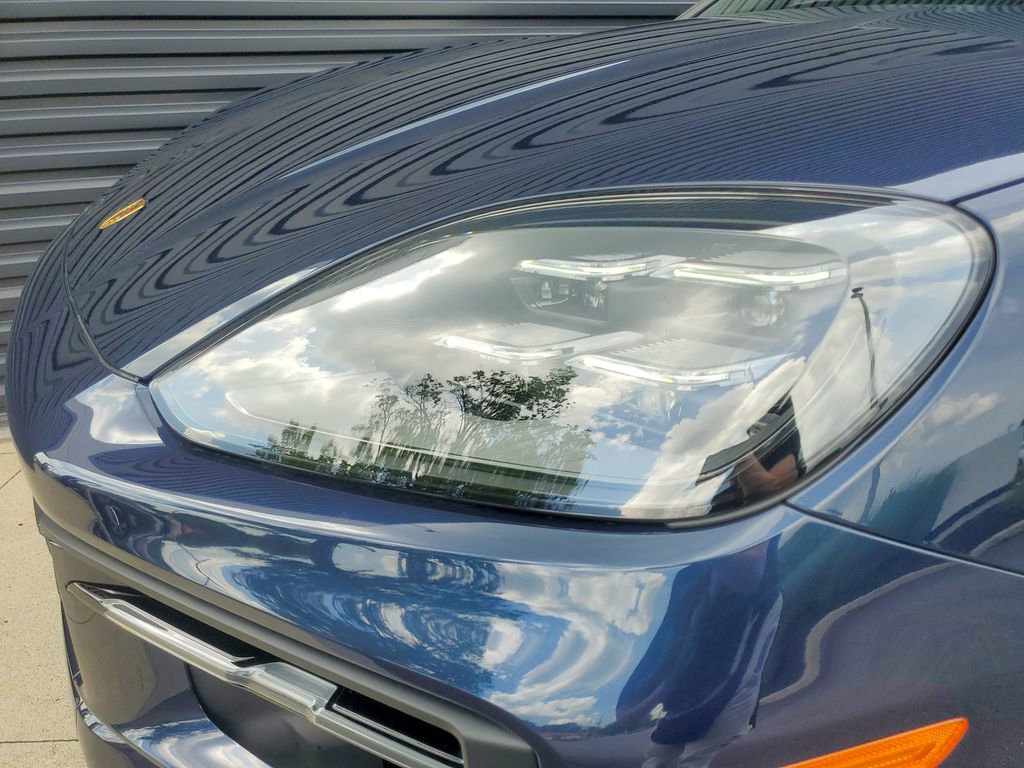 Certified 2025 Porsche Cayenne Coupe image 26